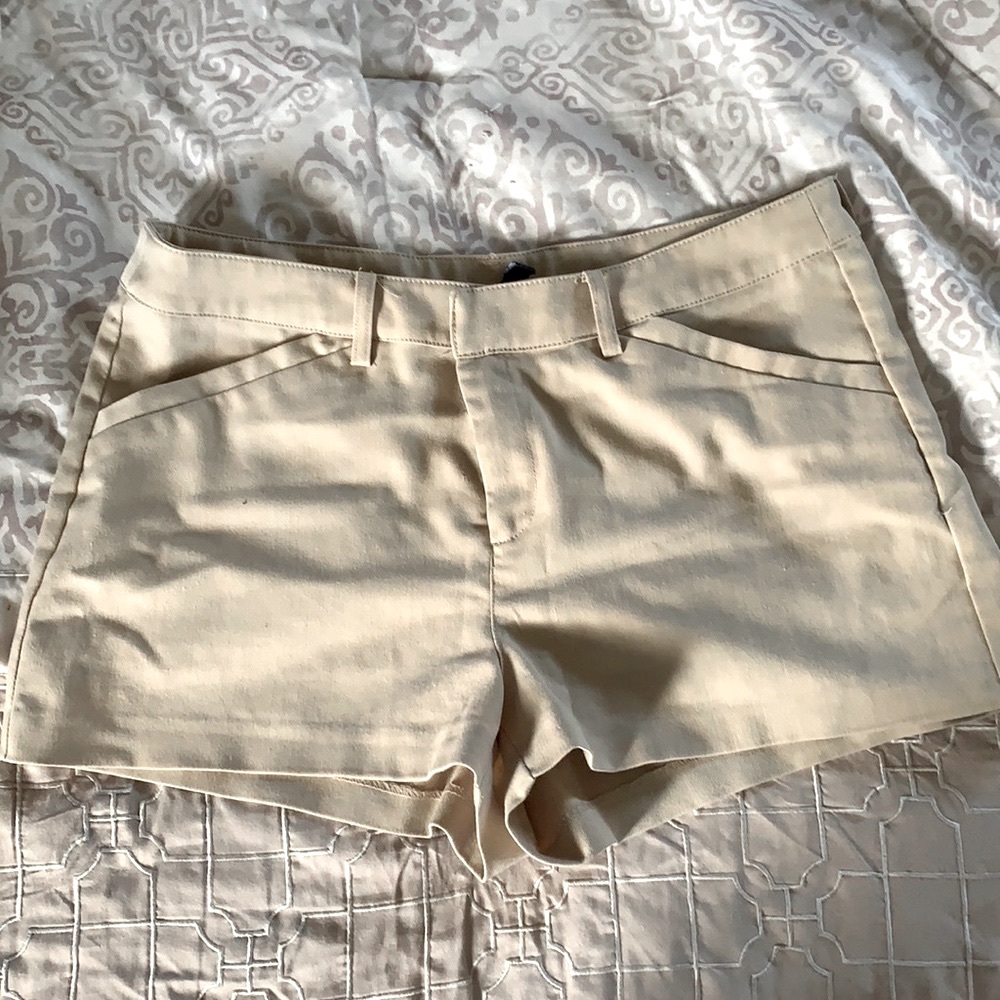 Shorts - Picture 2 of 4